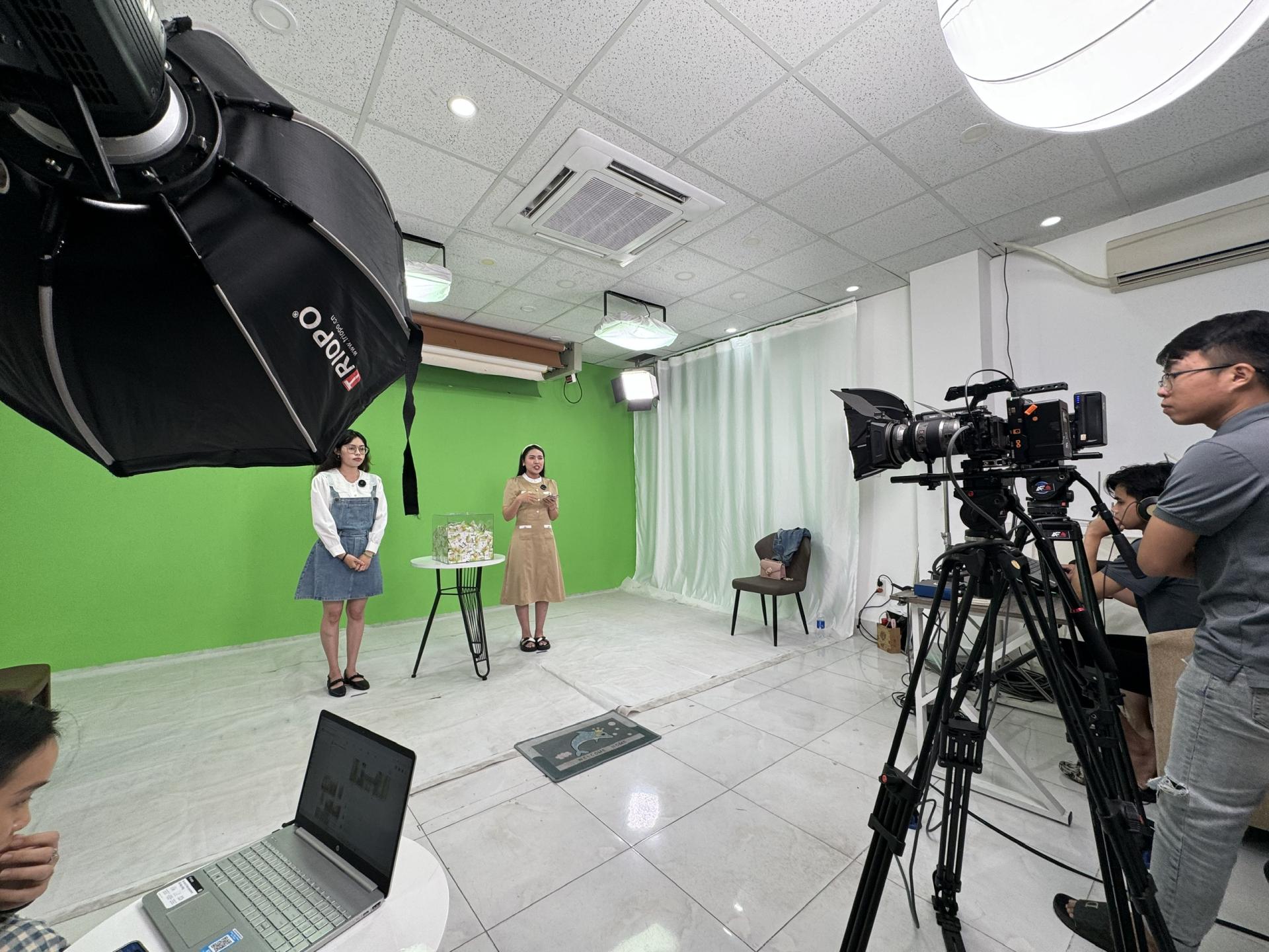 Cho thuê Studio Livestream - Studio trường quay ảo